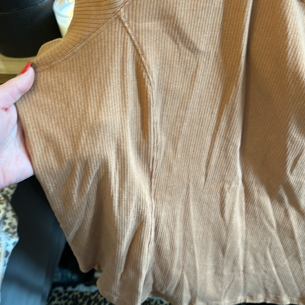 Women’s plus size ribbed top - Picture 3 of 8